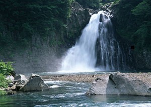 Waterfalls-mountains-and-waterfalls-8243264-2560-1817